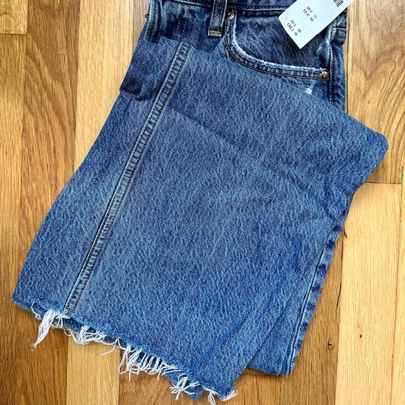 NWT Abercrombie High Rise Loose Jeans - Picture 4 of 6
